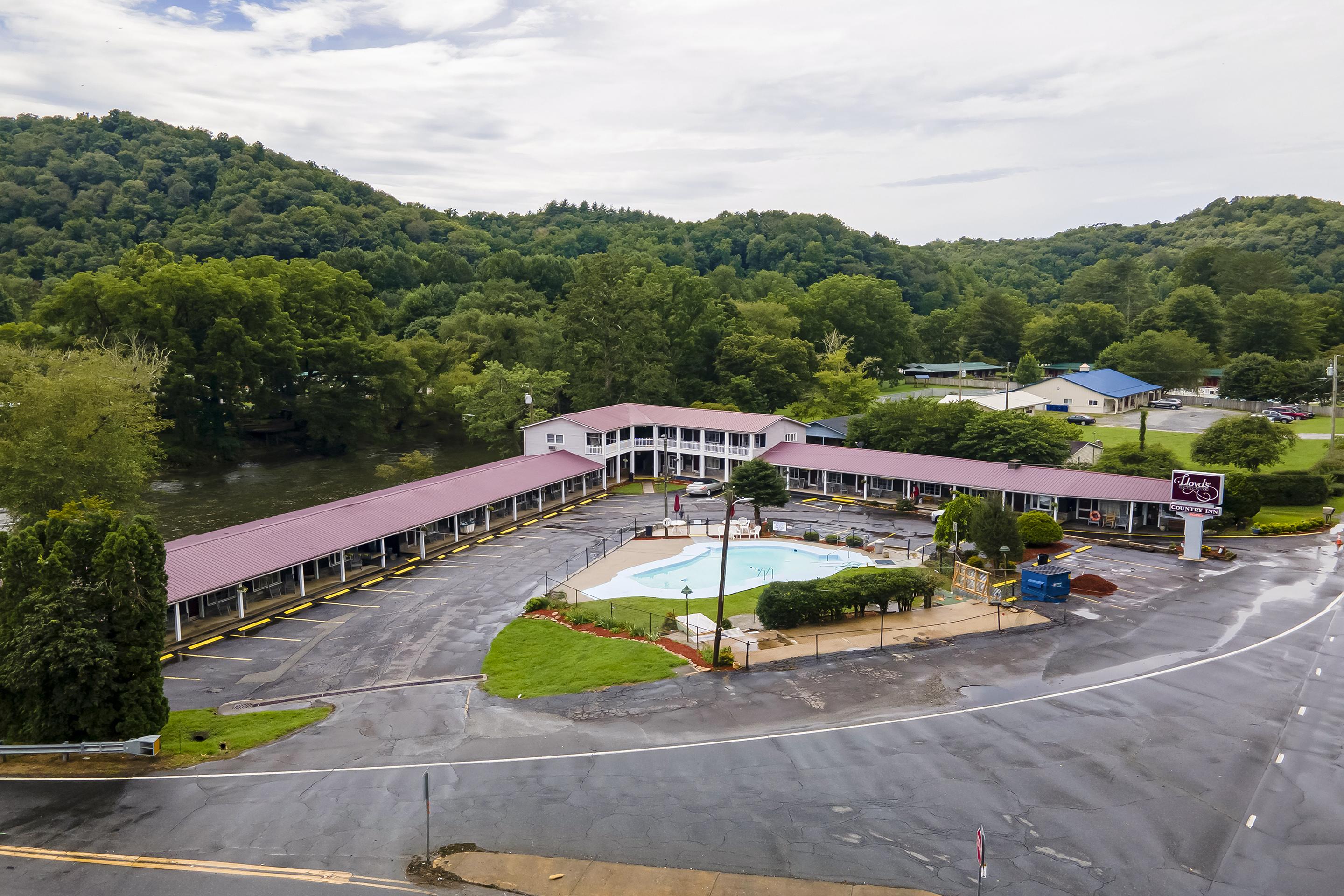 Lloyd'S On The River Country Inn By Oyo Bryson City Exterior photo