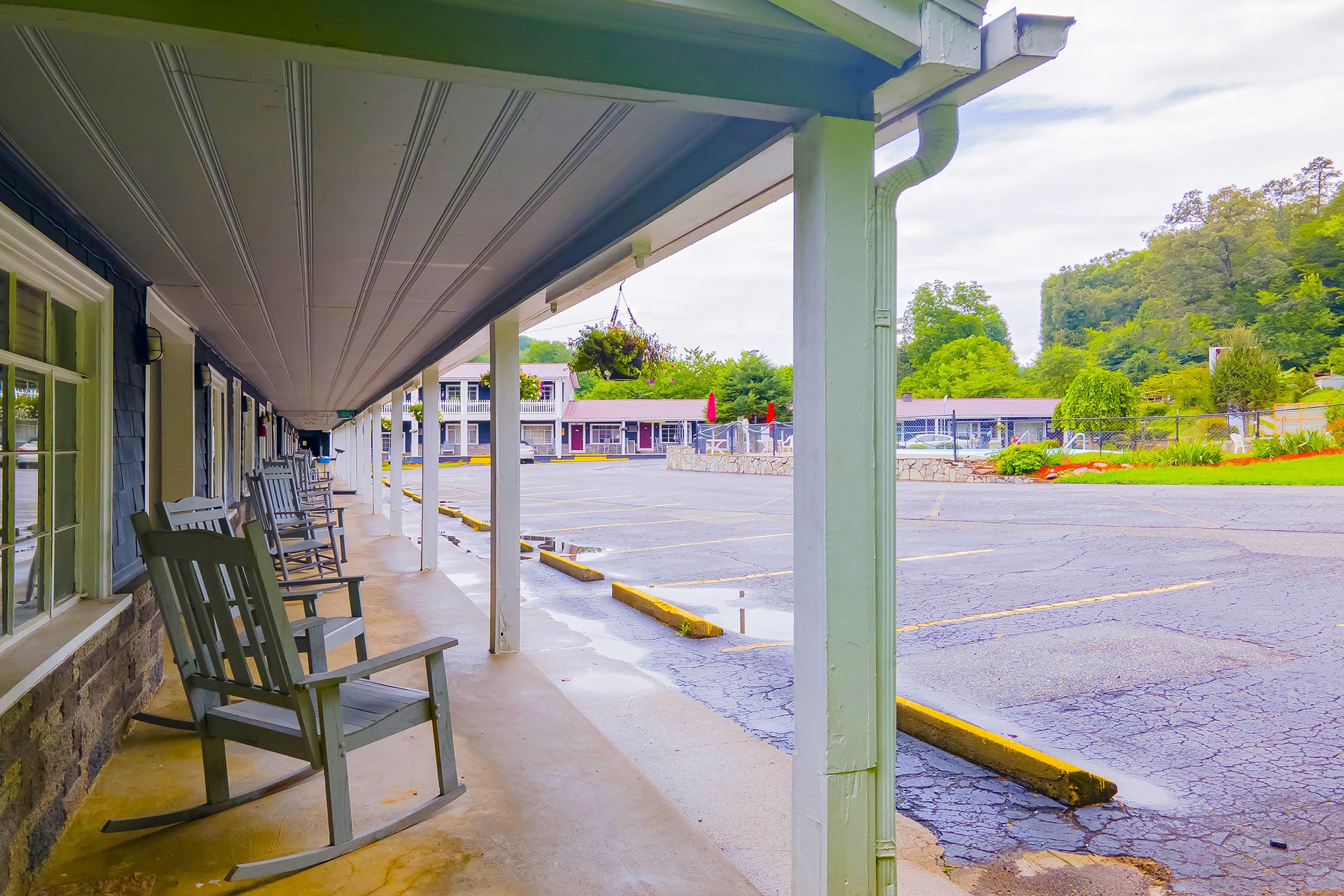 Lloyd'S On The River Country Inn By Oyo Bryson City Exterior photo