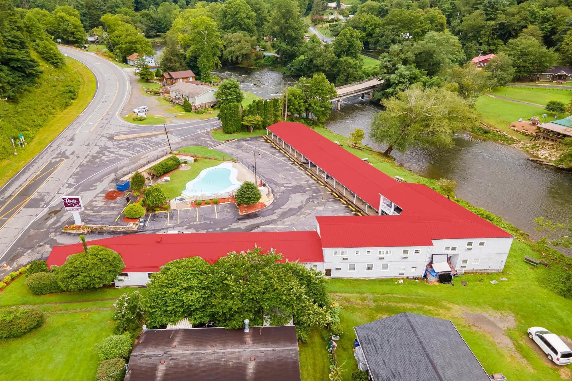 Lloyd'S On The River Country Inn By Oyo Bryson City Exterior photo