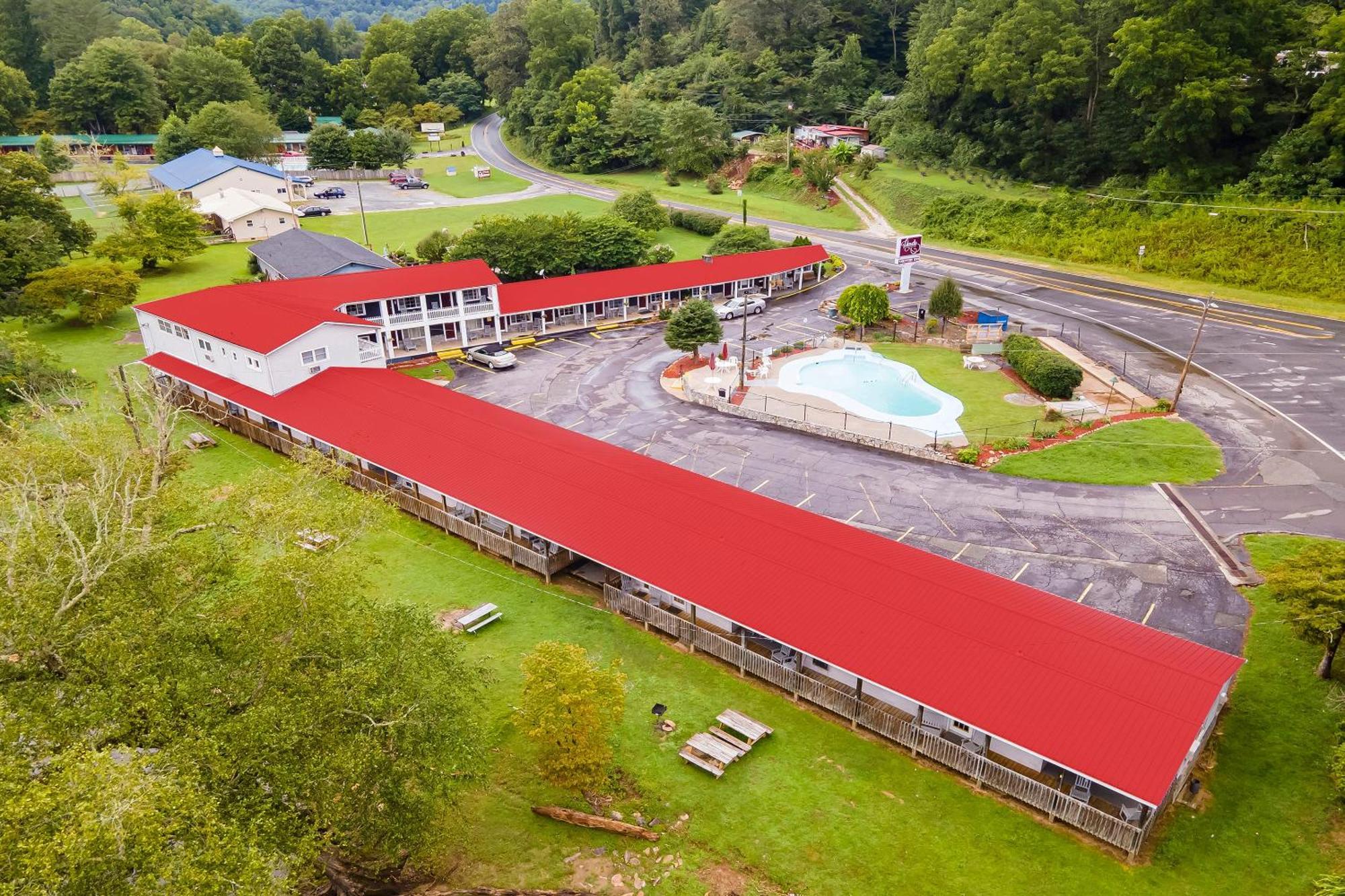 Lloyd'S On The River Country Inn By Oyo Bryson City Exterior photo
