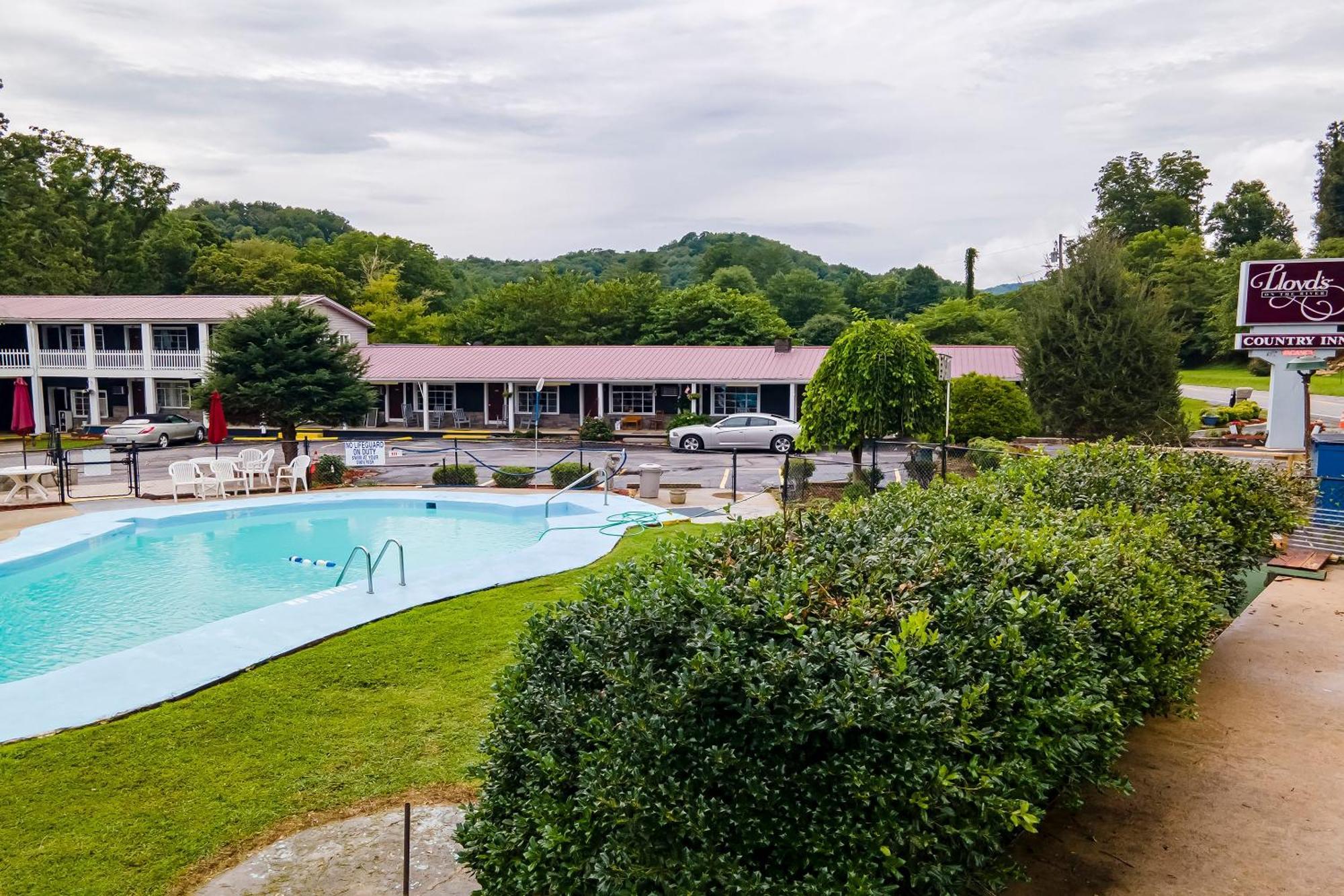 Lloyd'S On The River Country Inn By Oyo Bryson City Exterior photo