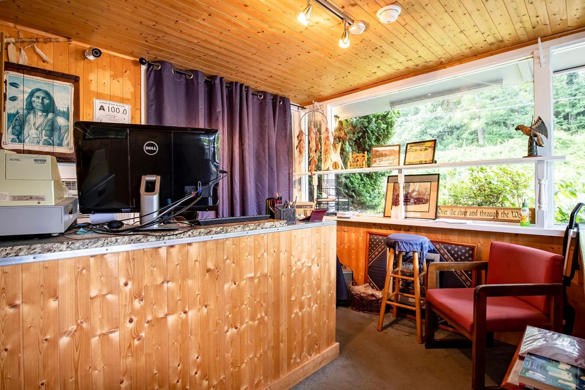 Lloyd'S On The River Country Inn By Oyo Bryson City Exterior photo